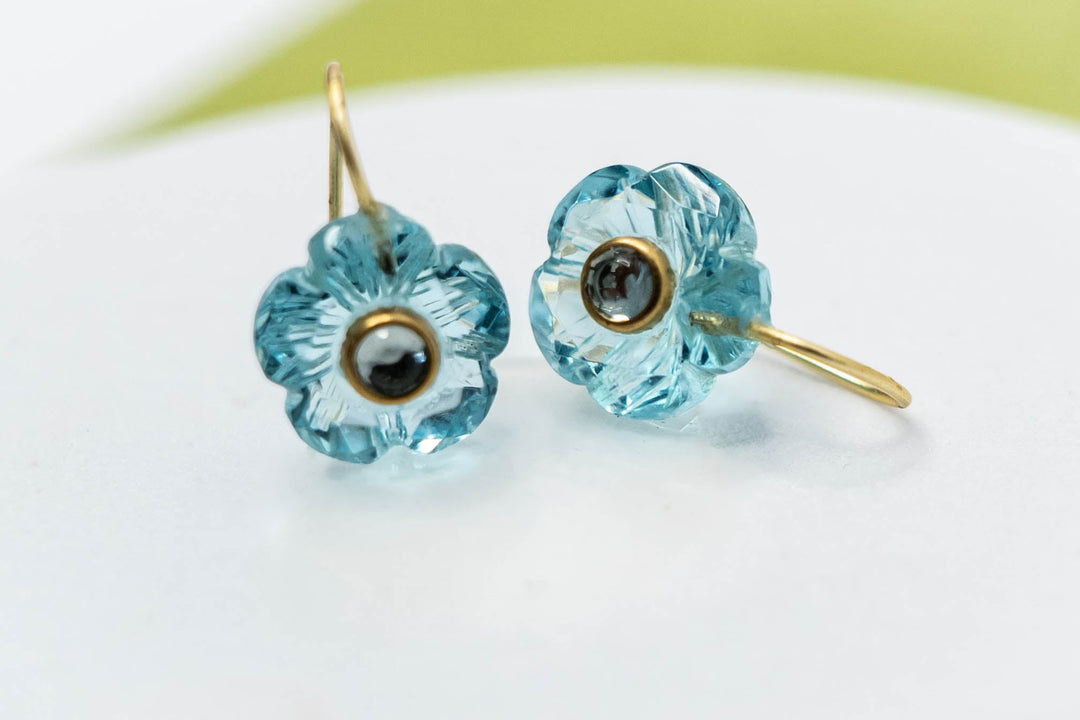 Elk Holt Earrings in Blue Mist – COMMUNION